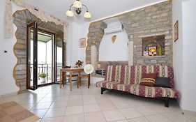 Bella Vista Apartments