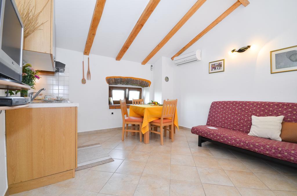 Bella Vista Apartments Motovun Szoba fotó